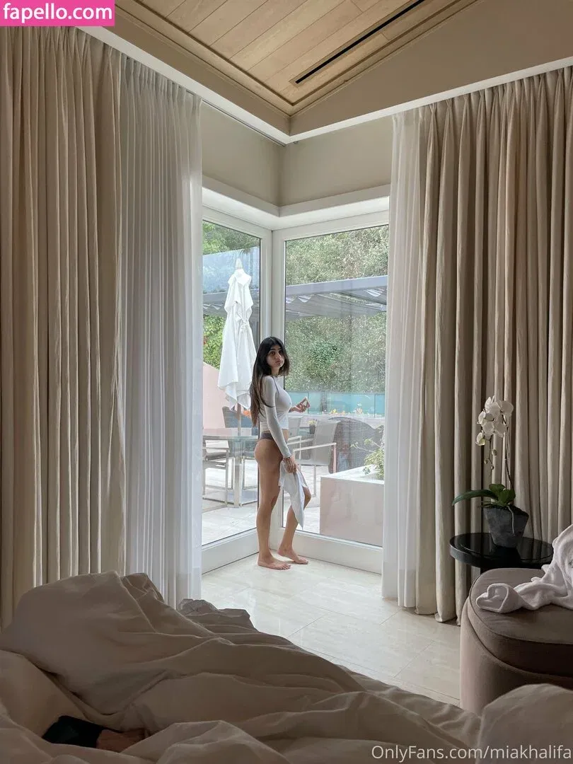 miakhalifa Onlyfans Photo Gallery 