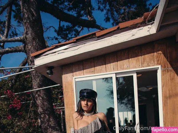 miakhalifa Onlyfans Photo Gallery 