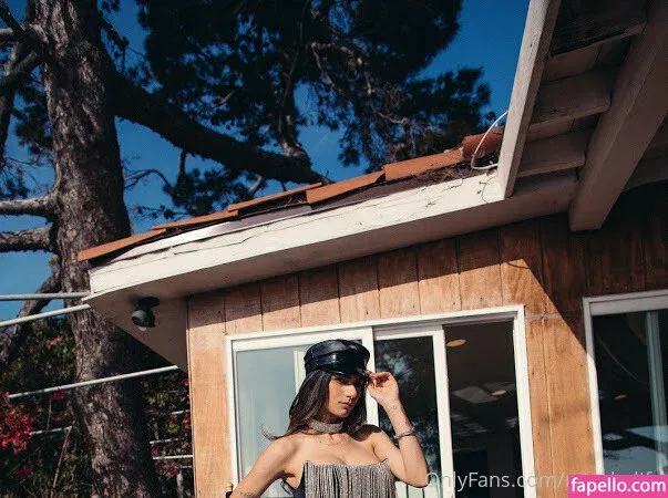 miakhalifa Onlyfans Photo Gallery 