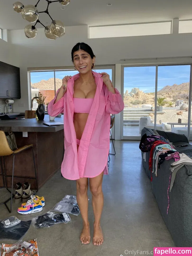 miakhalifa Onlyfans Photo Gallery 