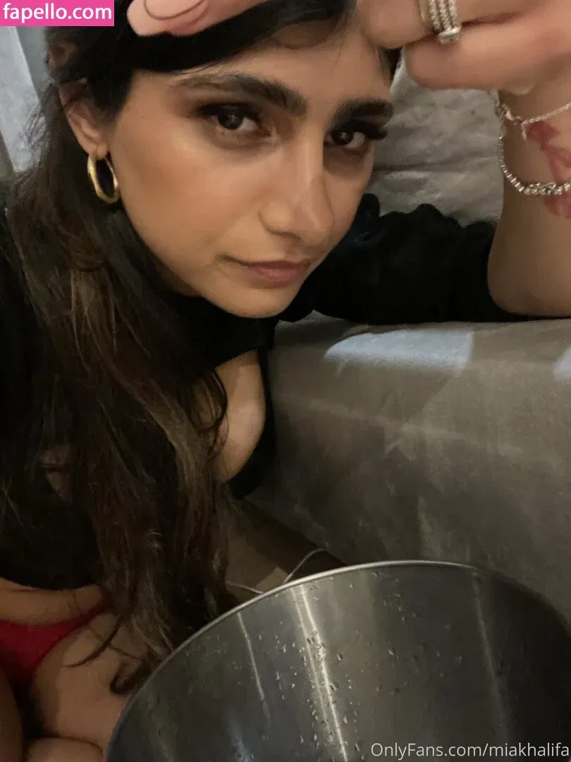 miakhalifa Onlyfans Photo Gallery 