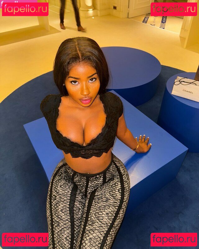 Ninarari Nude Onlyfans Photo 22