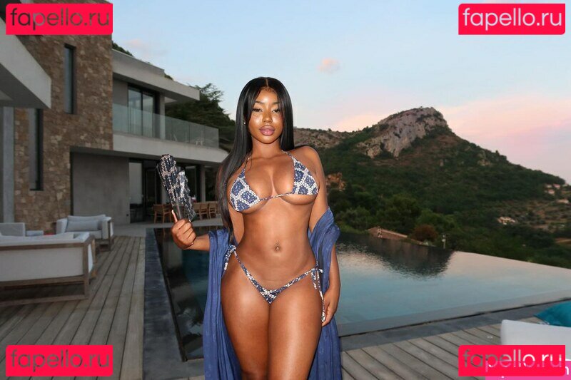 Ninarari Nude Onlyfans Photo 8