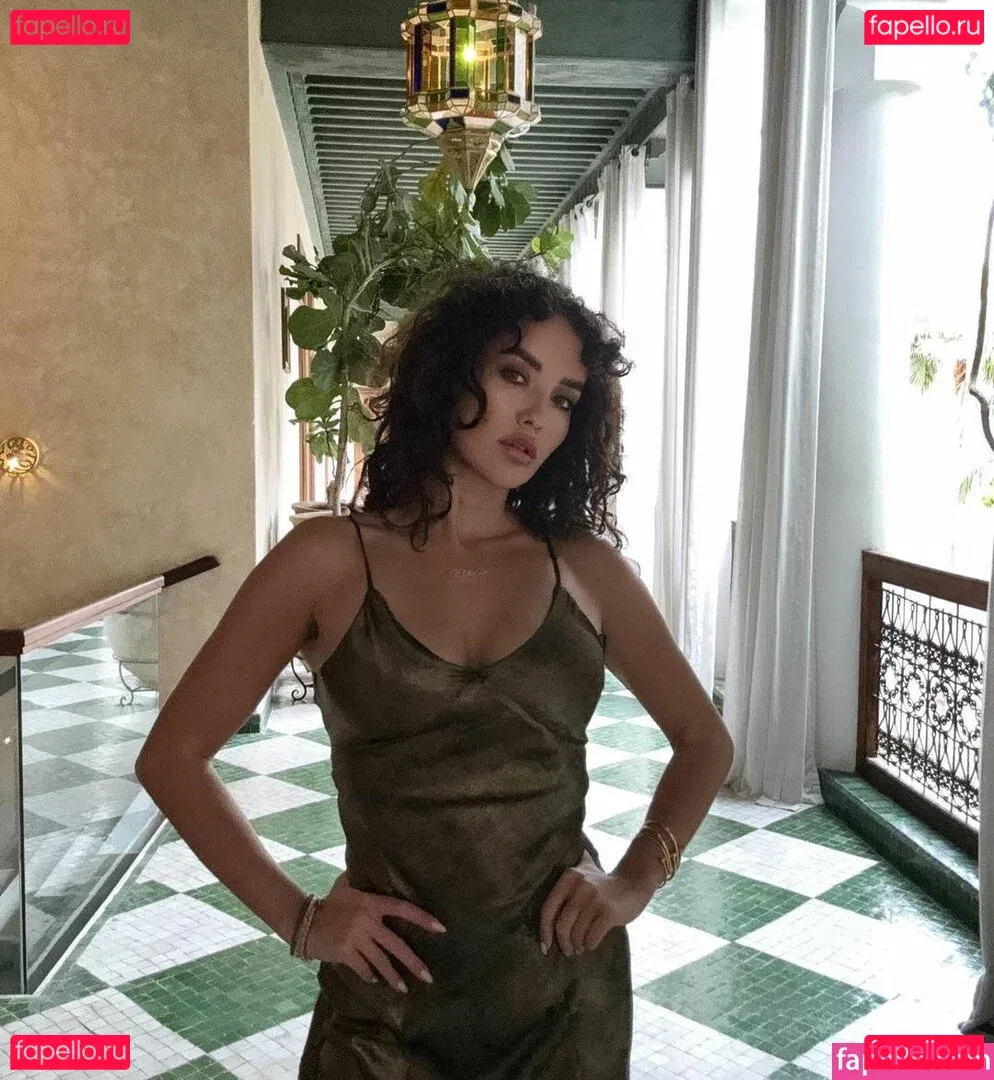 Elena Ora Onlyfans Photo Gallery 