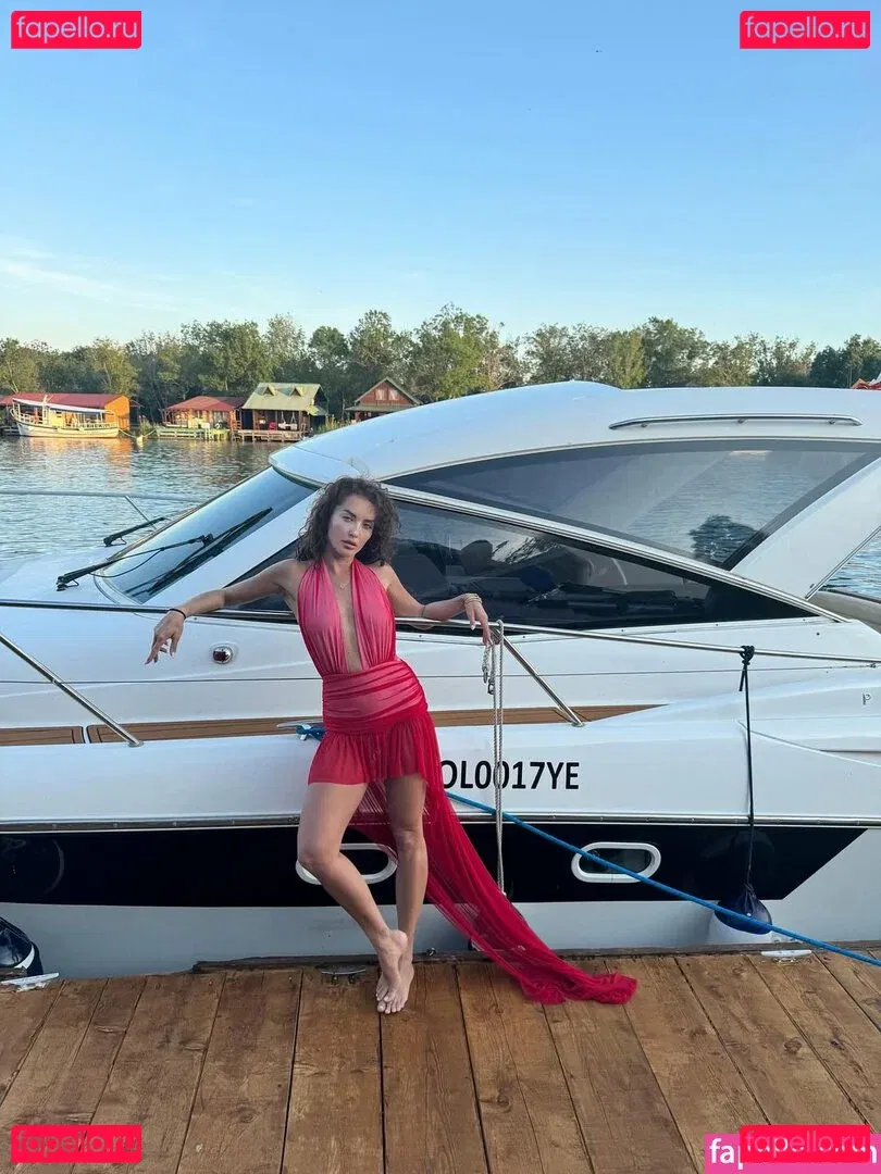 Elena Ora Onlyfans Photo Gallery 