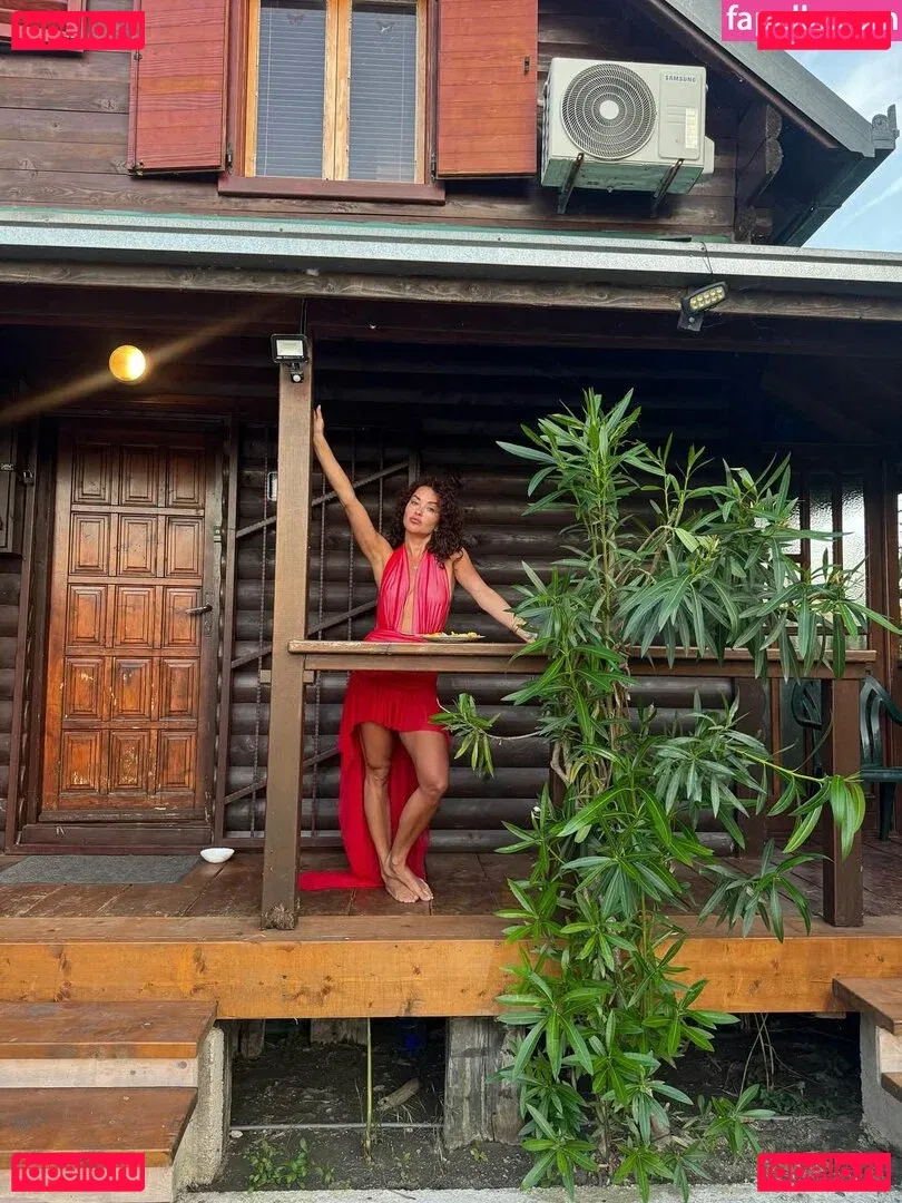 Elena Ora Onlyfans Photo Gallery 