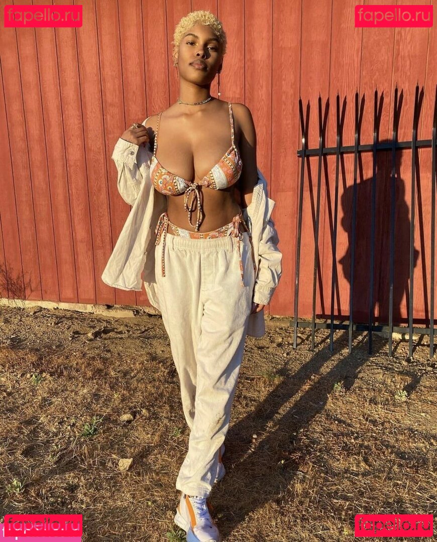 Diamond White Nude Onlyfans Photo 46