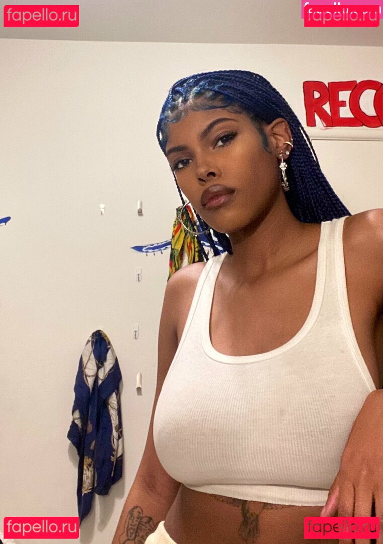 Diamond White Nude Onlyfans Photo 36