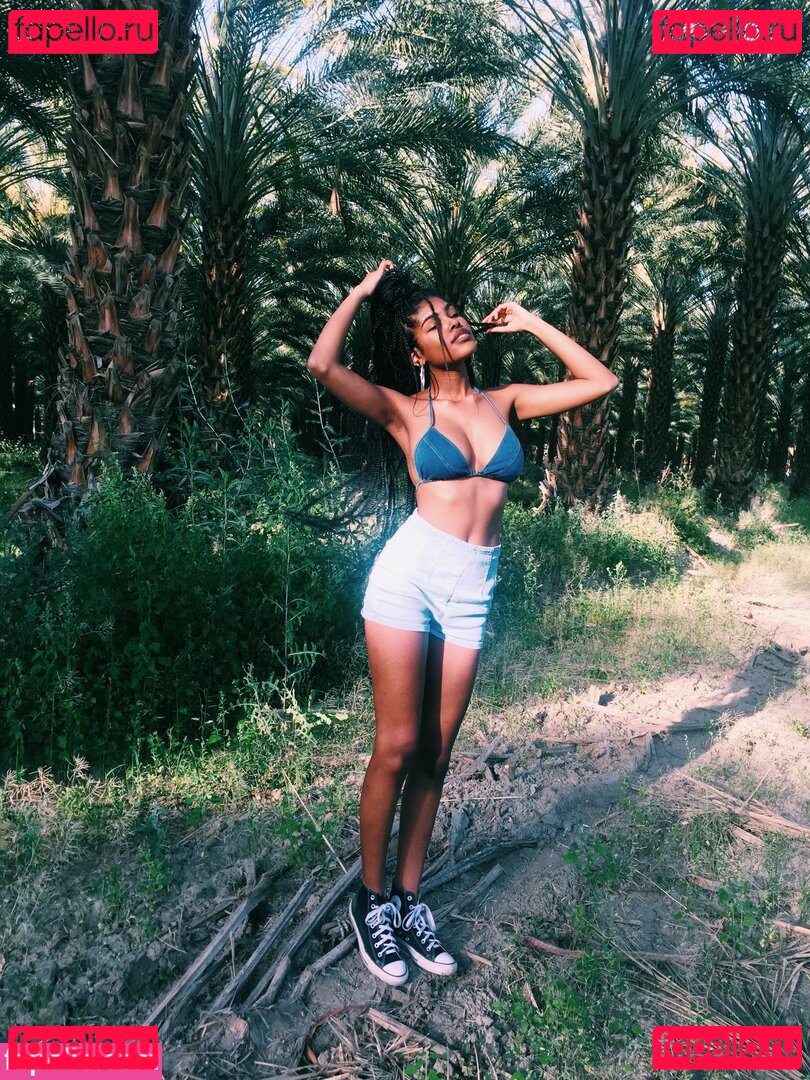 Diamond White Nude Onlyfans Photo 30