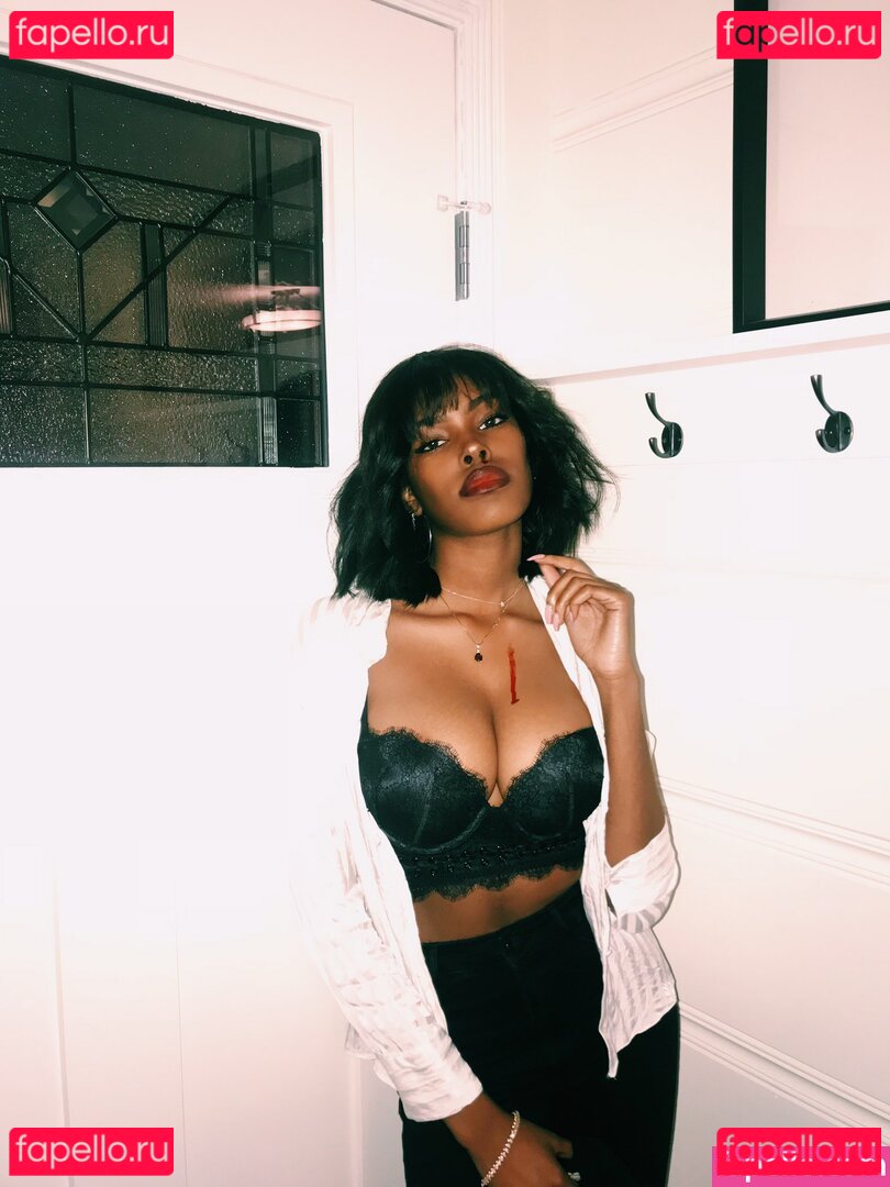 Diamond White Nude Onlyfans Photo 16