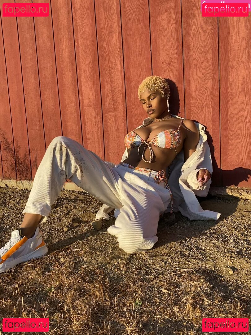 Diamond White Nude Onlyfans Photo 13