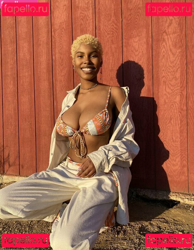 Diamond White Nude Onlyfans Photo 3