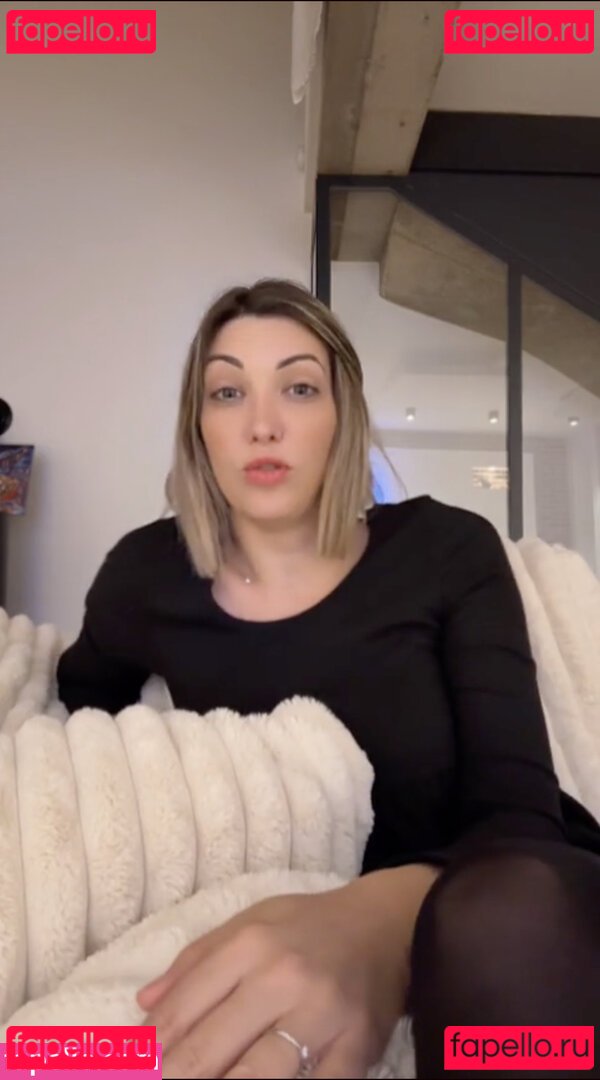 Jolyemilyyy Nude Onlyfans Photo 14