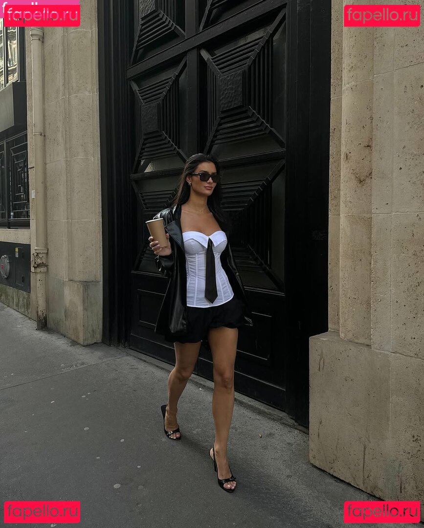 Laura Marra Nude Onlyfans Photo 37