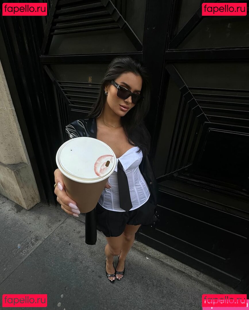 Laura Marra Nude Onlyfans Photo 35