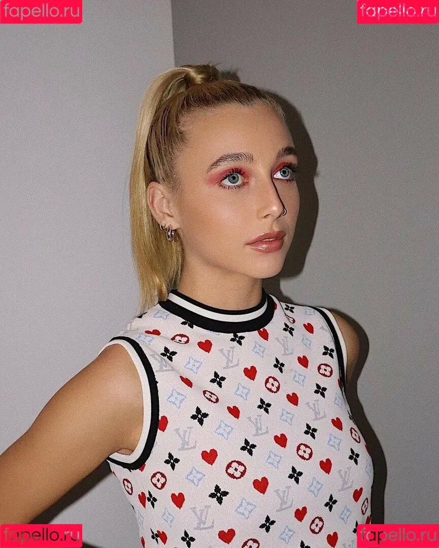 Emma Chamberlain Onlyfans Photo Gallery 