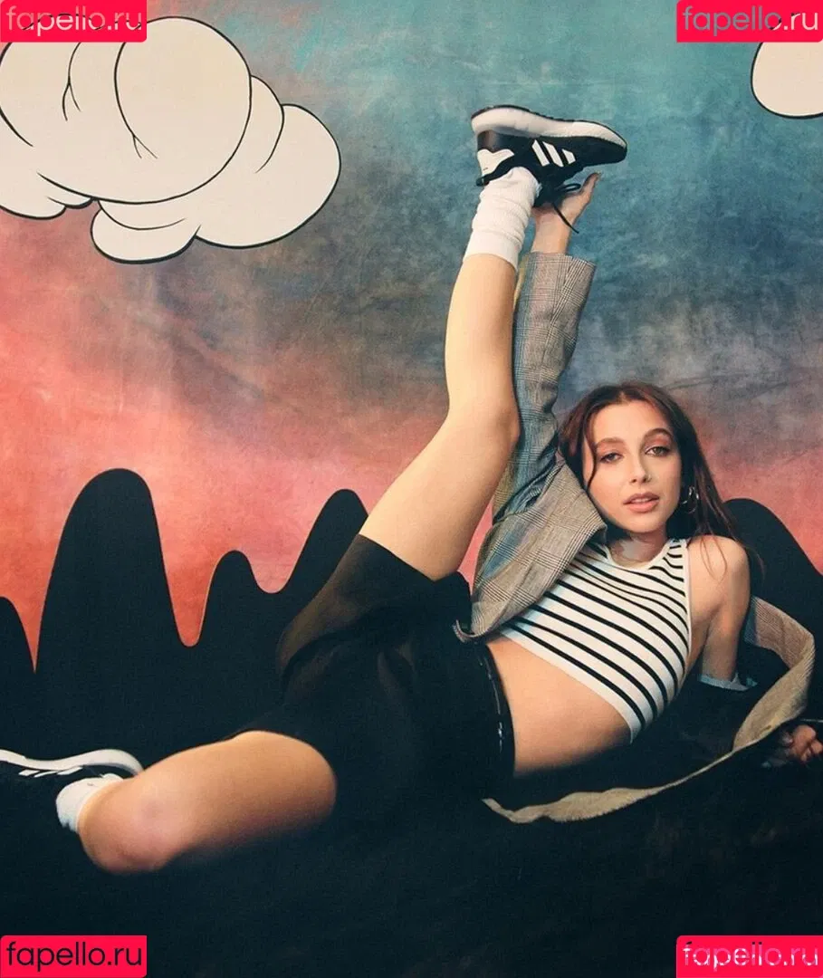 Emma Chamberlain Onlyfans Photo Gallery 