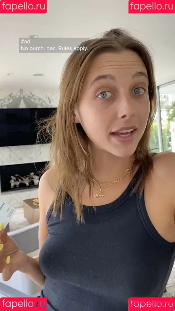 Emma Chamberlain Onlyfans Photo Gallery 