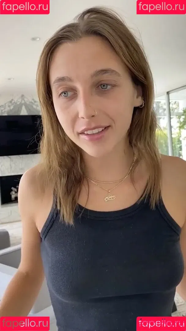 Emma Chamberlain Onlyfans Photo Gallery 