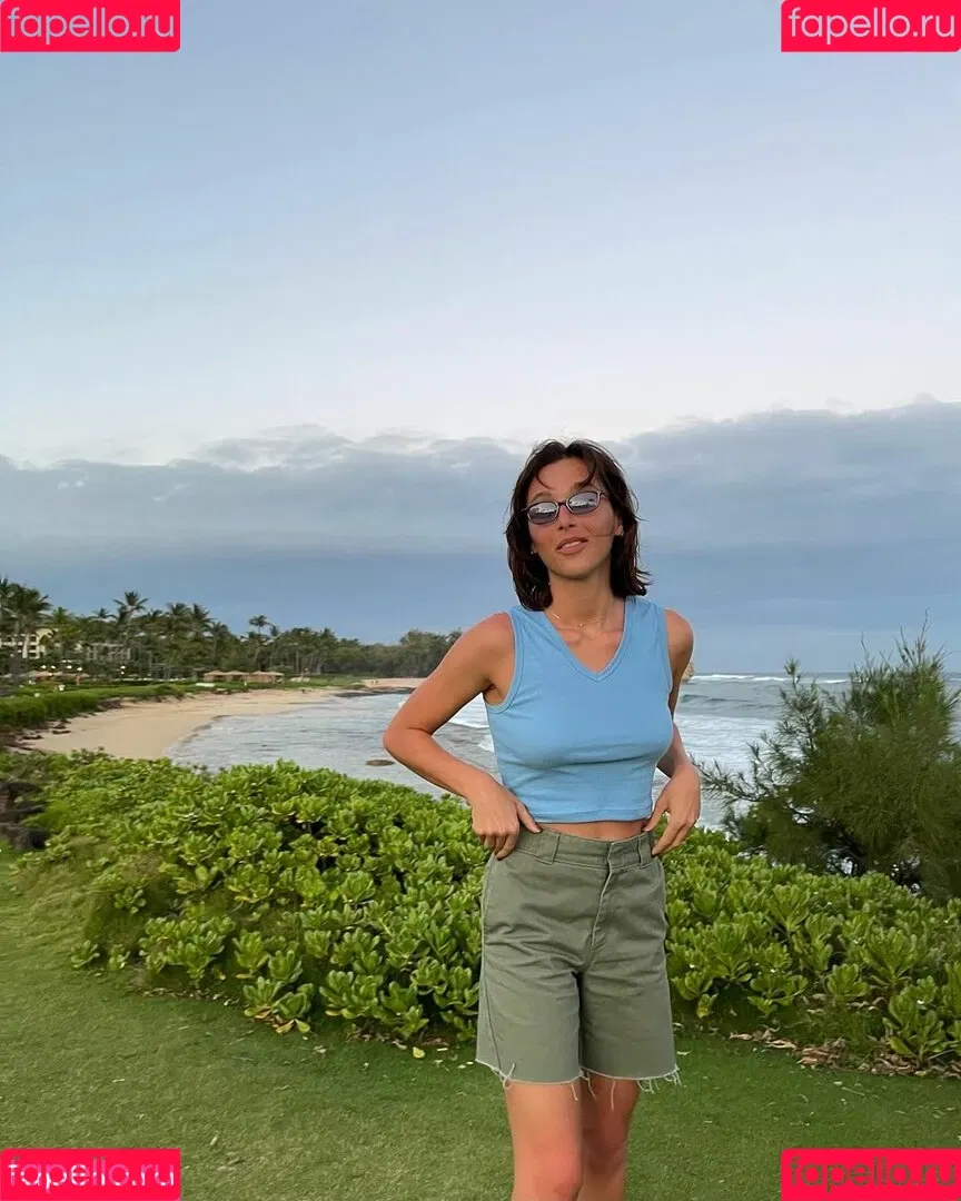 Emma Chamberlain Onlyfans Photo Gallery 