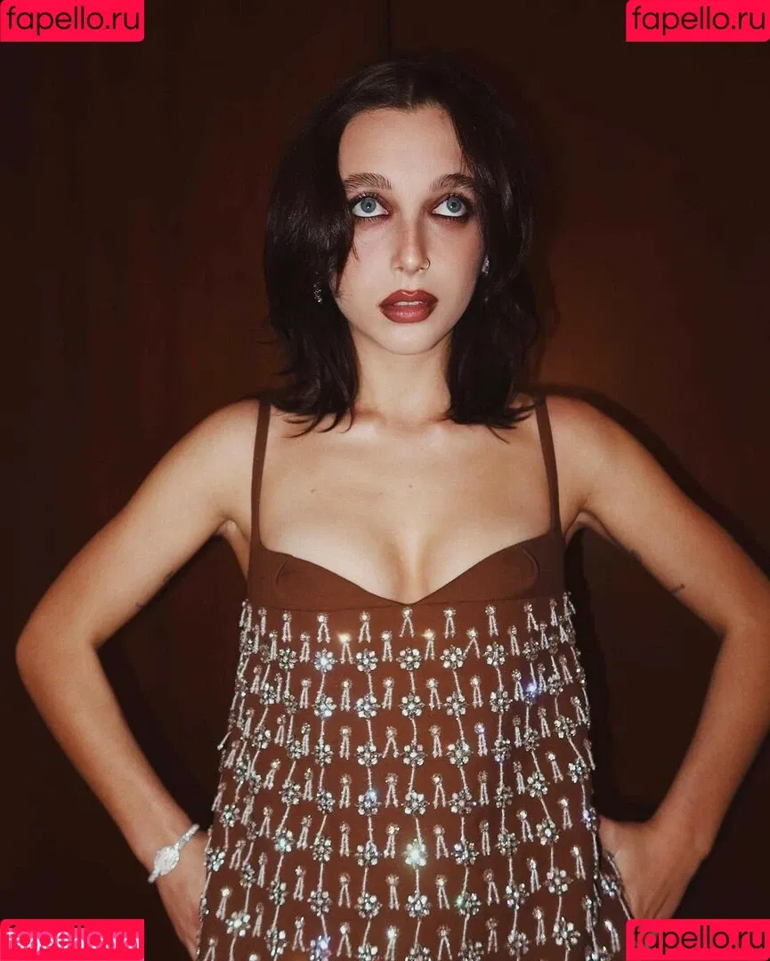 Emma Chamberlain Onlyfans Photo Gallery 