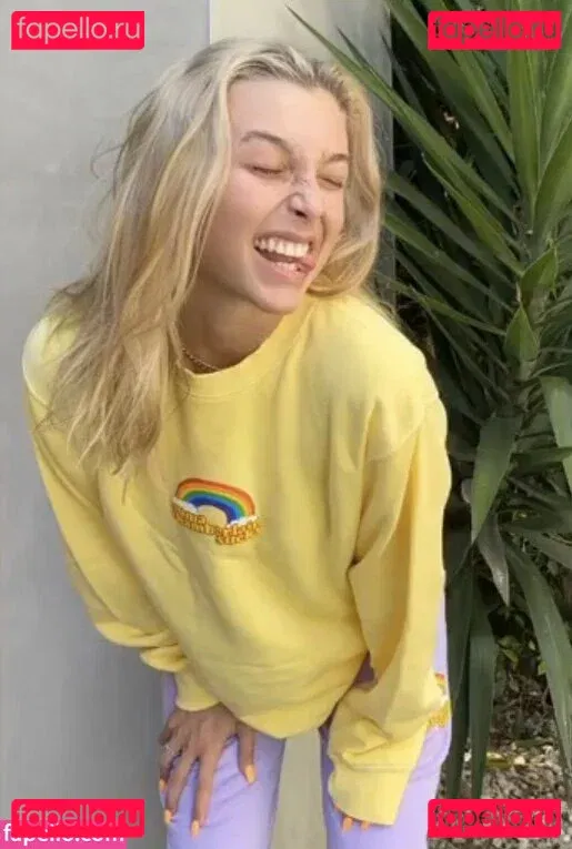 Emma Chamberlain Onlyfans Photo Gallery 