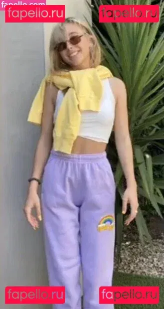 Emma Chamberlain Onlyfans Photo Gallery 