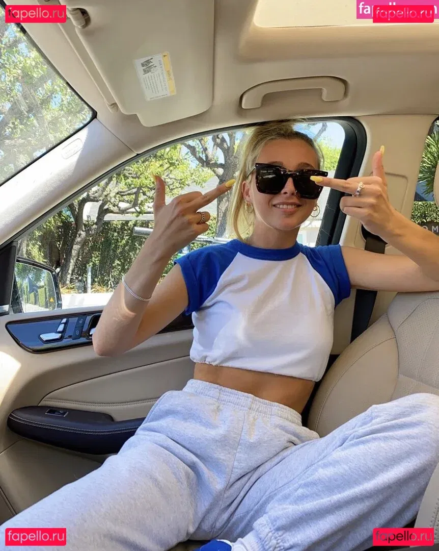 Emma Chamberlain Onlyfans Photo Gallery 