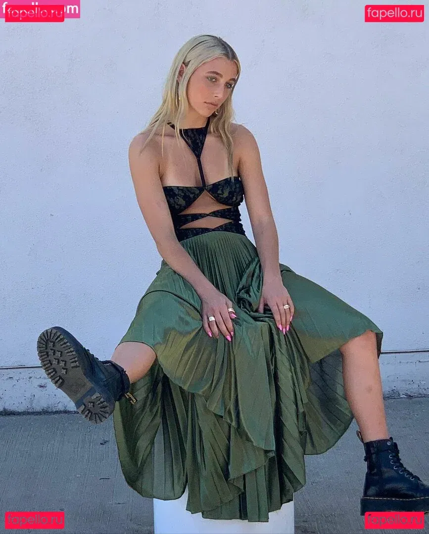 Emma Chamberlain Onlyfans Photo Gallery 