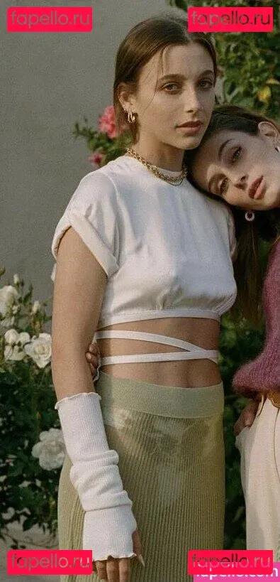 Emma Chamberlain Onlyfans Photo Gallery 