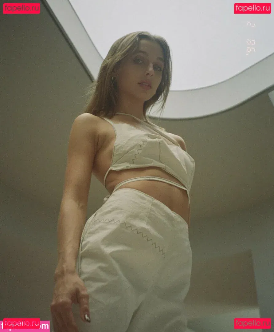 Emma Chamberlain Onlyfans Photo Gallery 