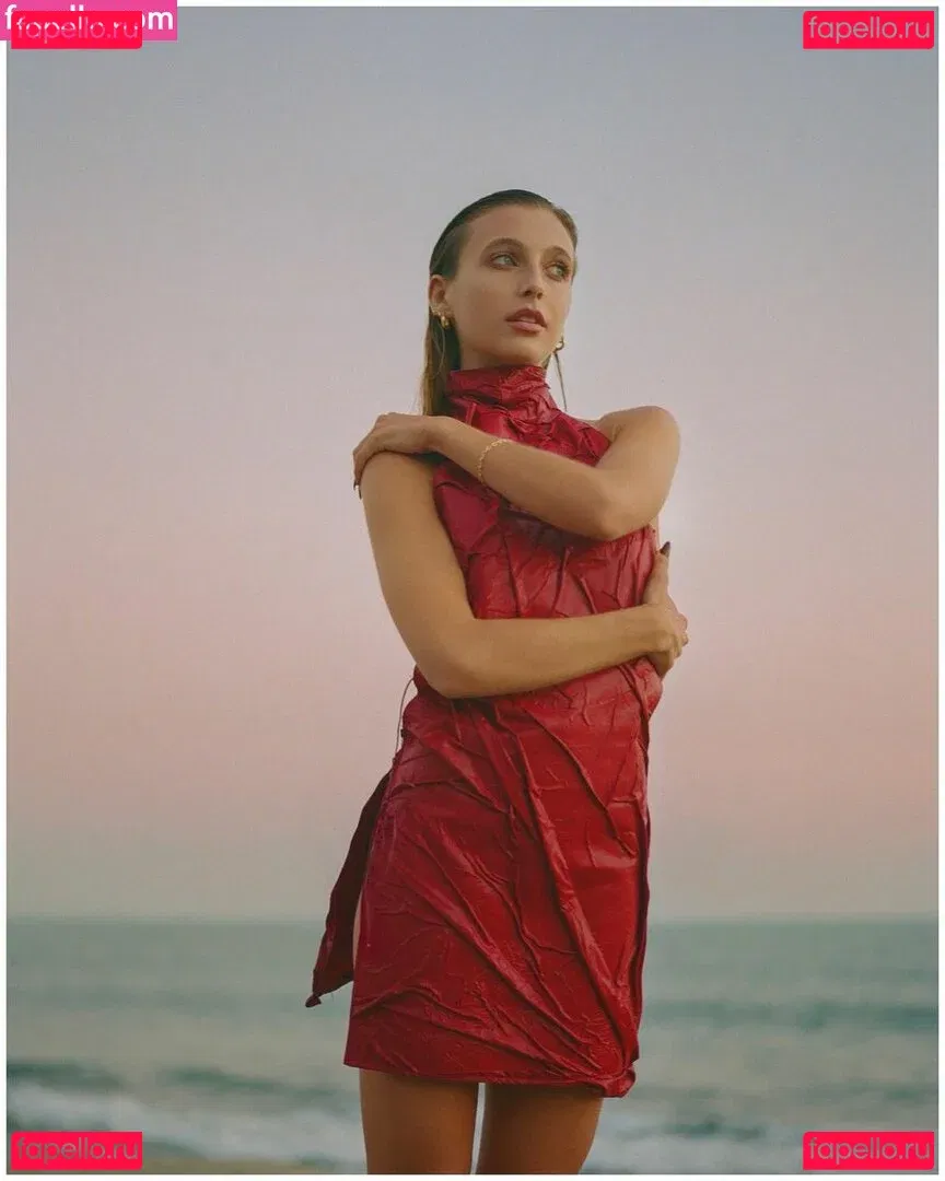 Emma Chamberlain Onlyfans Photo Gallery 