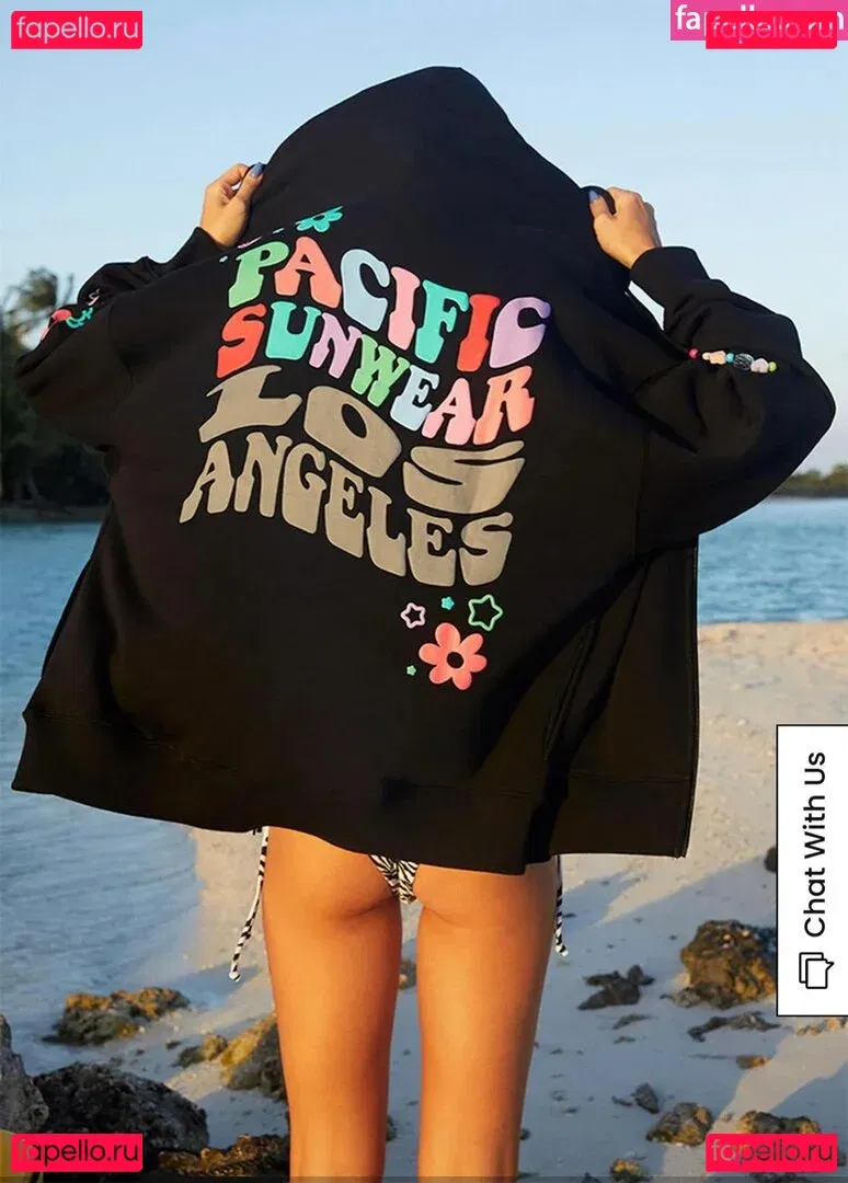 Emma Chamberlain Onlyfans Photo Gallery 