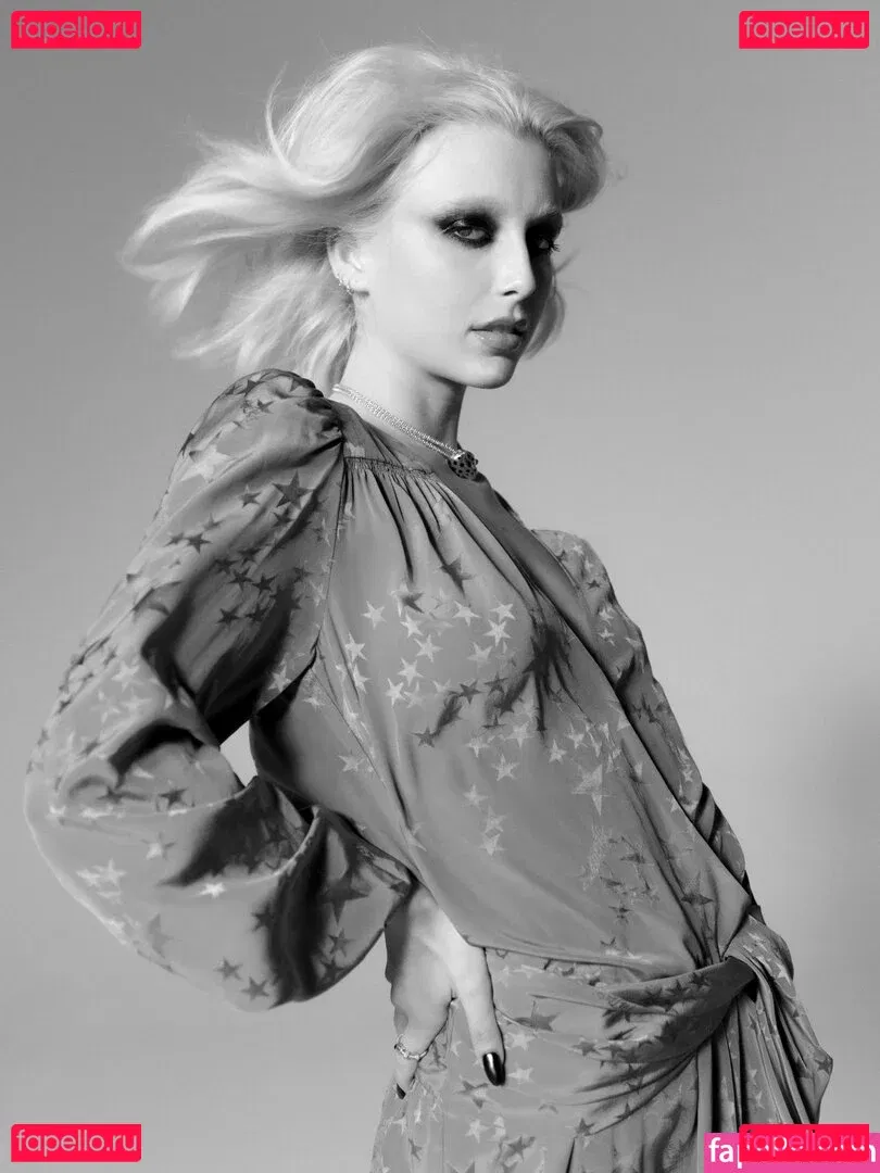 Emma Chamberlain Onlyfans Photo Gallery 