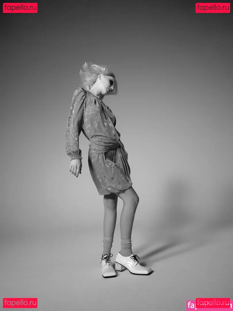 Emma Chamberlain Onlyfans Photo Gallery 