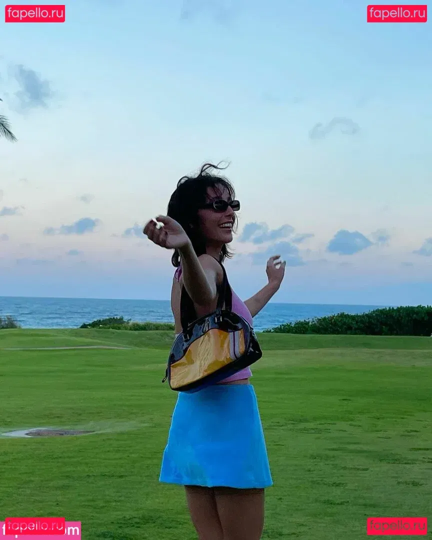 Emma Chamberlain Onlyfans Photo Gallery 