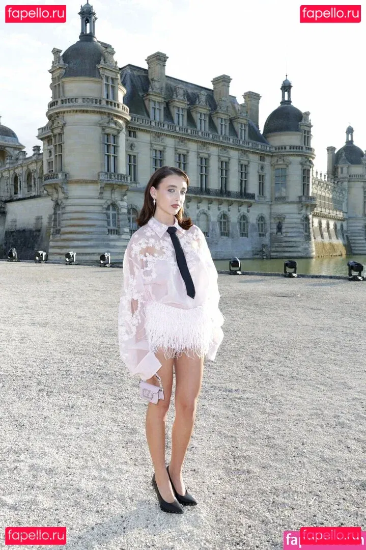 Emma Chamberlain Onlyfans Photo Gallery 