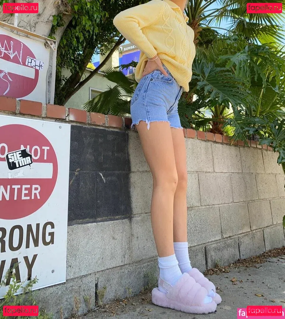 Emma Chamberlain Onlyfans Photo Gallery 