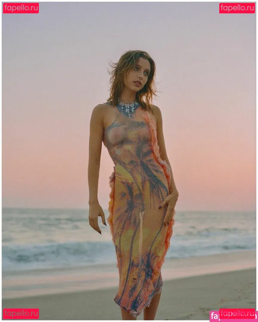 Emma Chamberlain Onlyfans Photo Gallery 