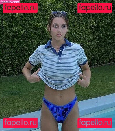 Emma Chamberlain Onlyfans Photo Gallery 