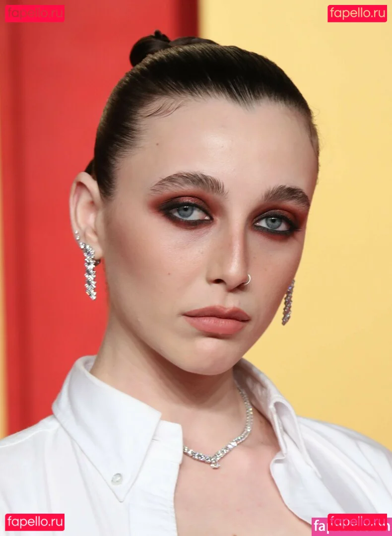 Emma Chamberlain Onlyfans Photo Gallery 