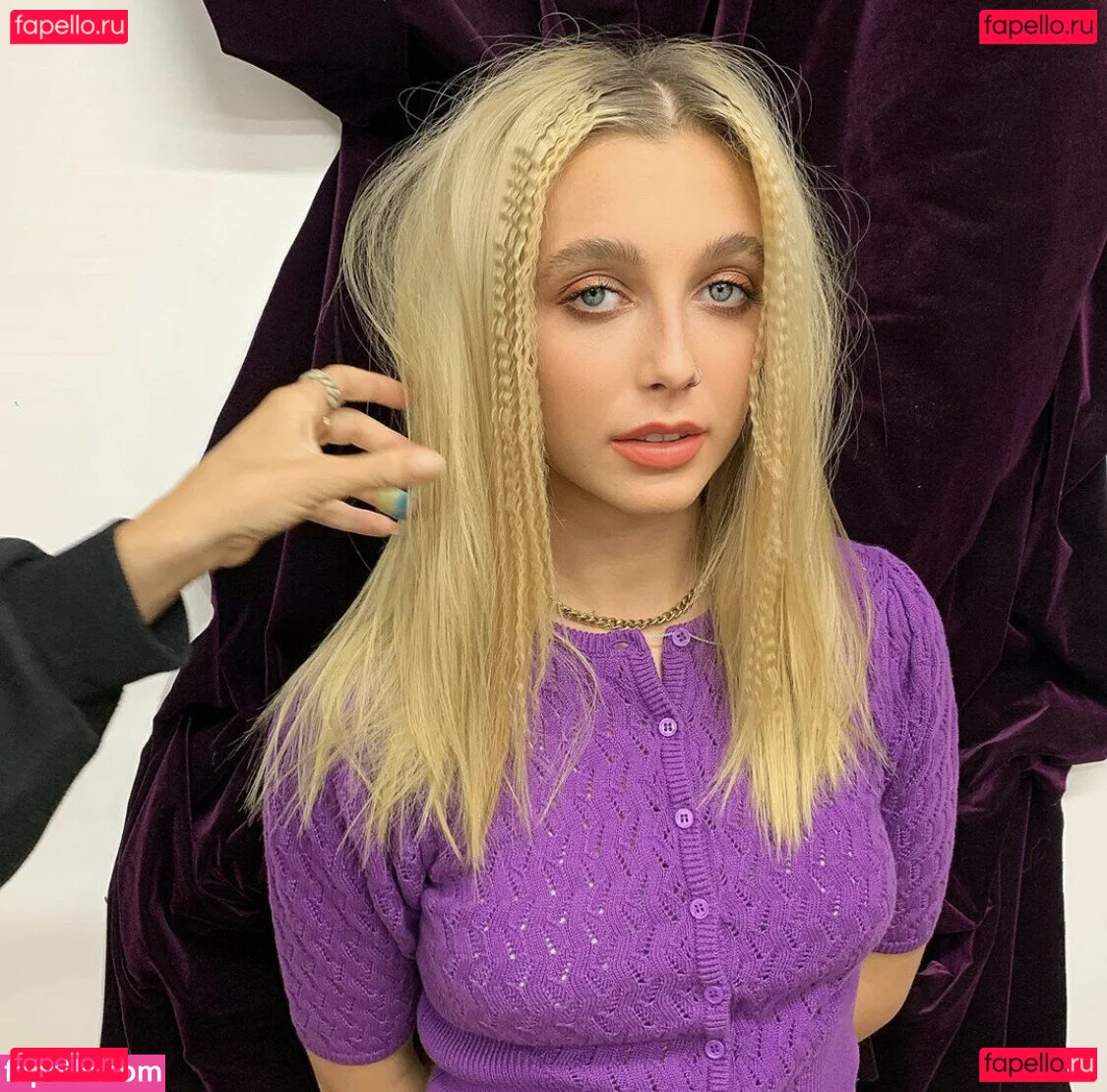 Emma Chamberlain Onlyfans Photo Gallery 