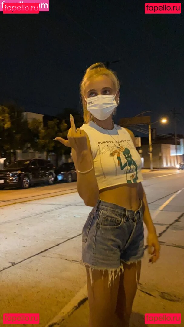 Emma Chamberlain Onlyfans Photo Gallery 