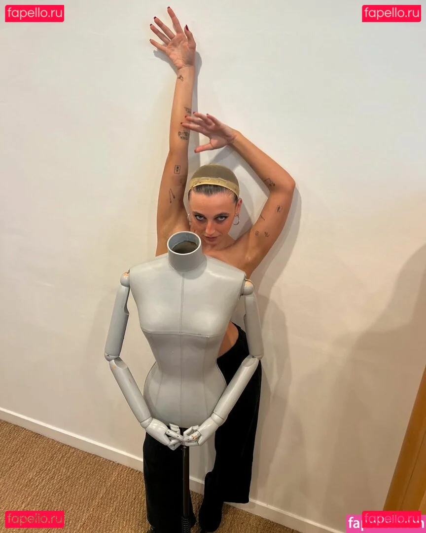 Emma Chamberlain Onlyfans Photo Gallery 