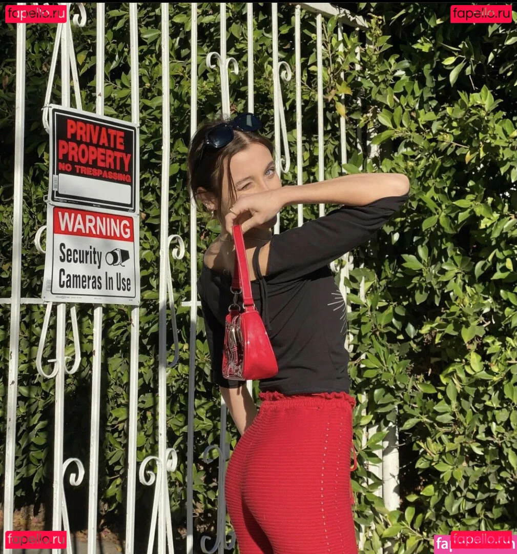 Emma Chamberlain Onlyfans Photo Gallery 