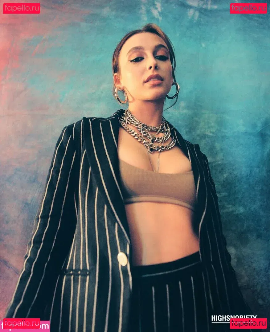 Emma Chamberlain Onlyfans Photo Gallery 