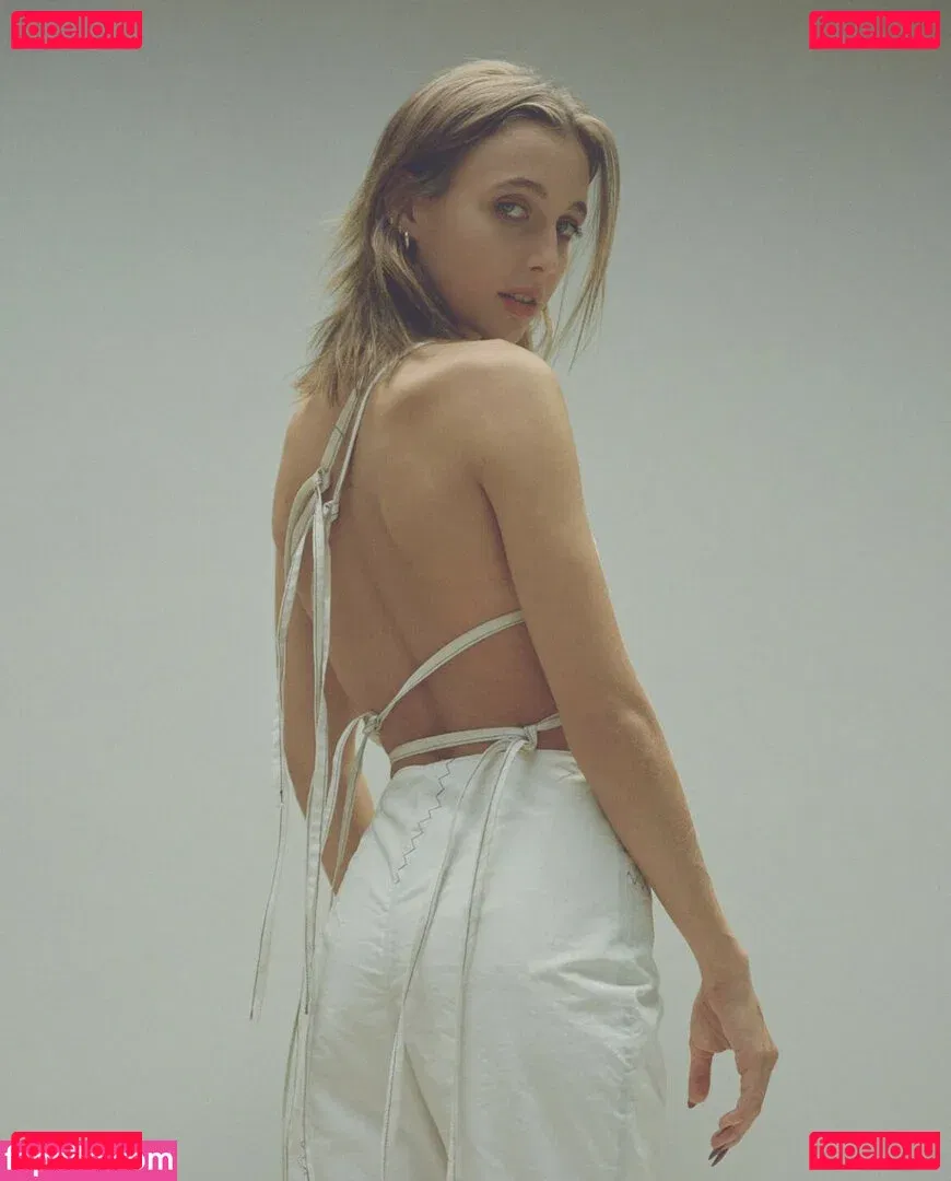 Emma Chamberlain Onlyfans Photo Gallery 