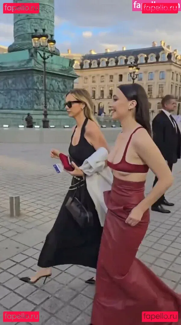 Emma Chamberlain Onlyfans Photo Gallery 