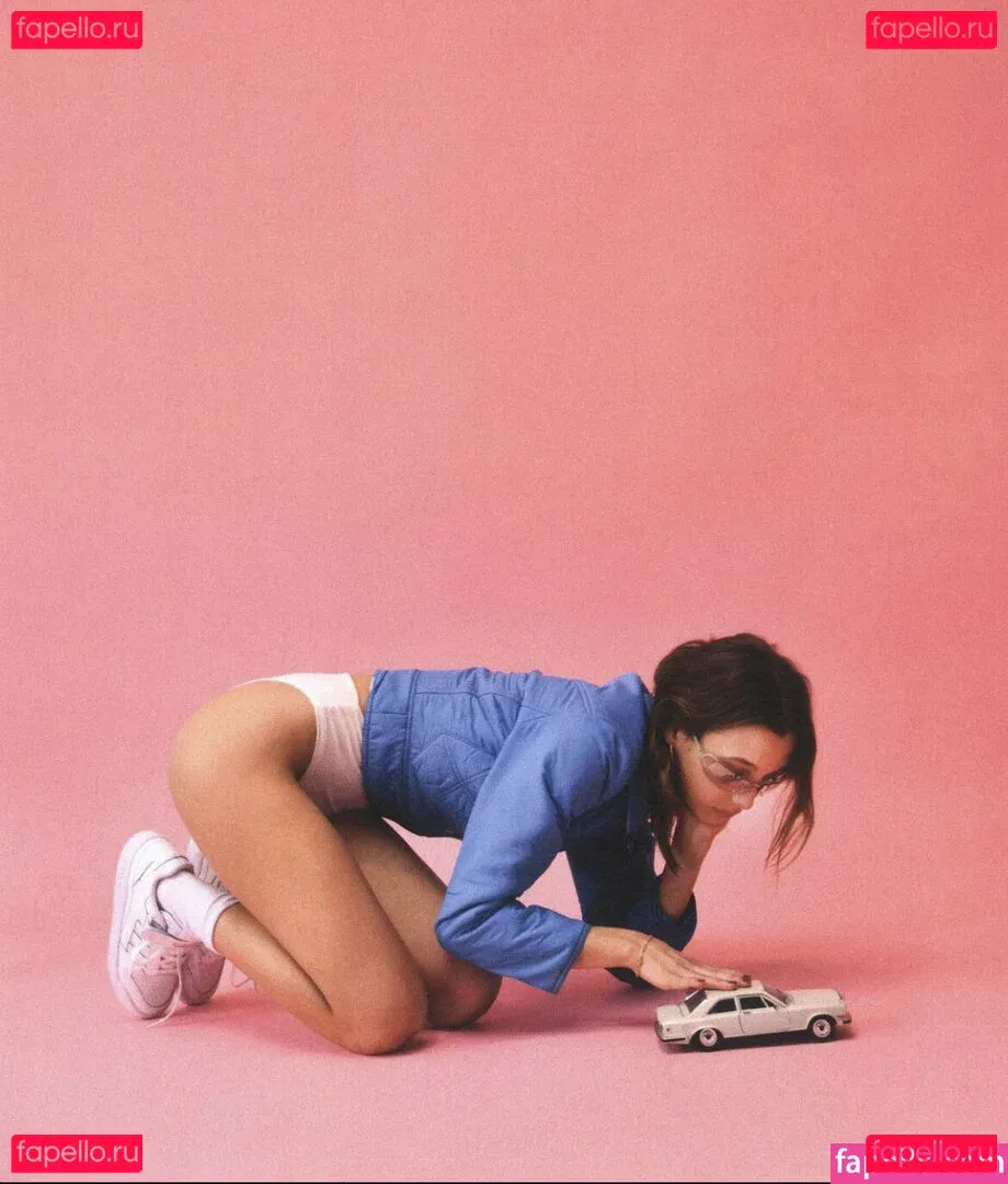 Emma Chamberlain Onlyfans Photo Gallery 