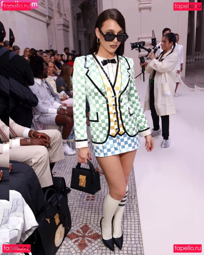 Emma Chamberlain Onlyfans Photo Gallery 